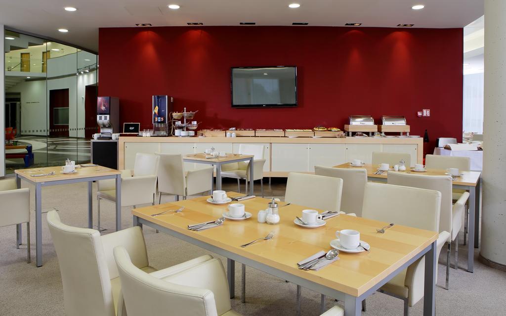 Orea Hotel Atrium Otrokovice Eksteriør billede