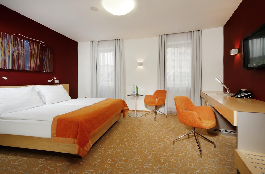 Orea Hotel Atrium Otrokovice Værelse billede