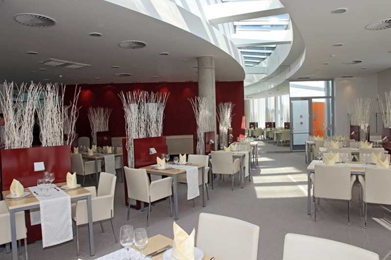Orea Hotel Atrium Otrokovice Eksteriør billede