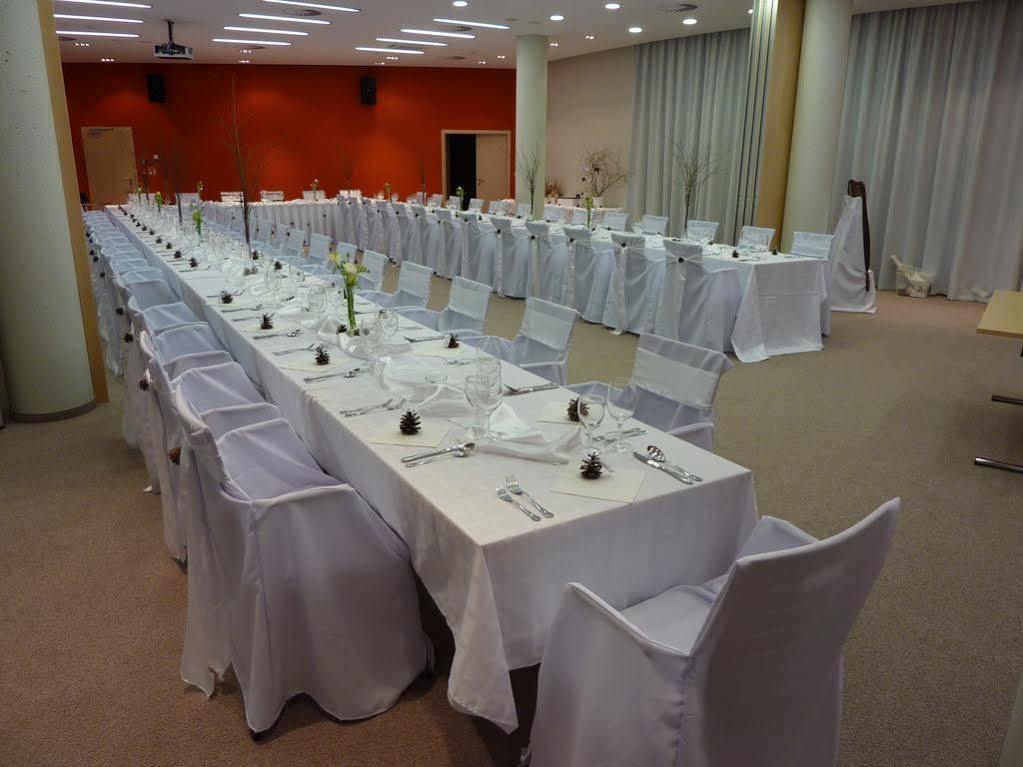 Orea Hotel Atrium Otrokovice Eksteriør billede
