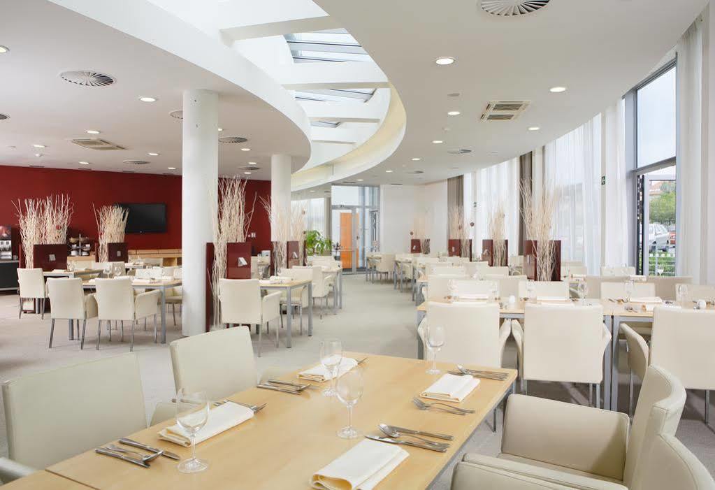 Orea Hotel Atrium Otrokovice Eksteriør billede