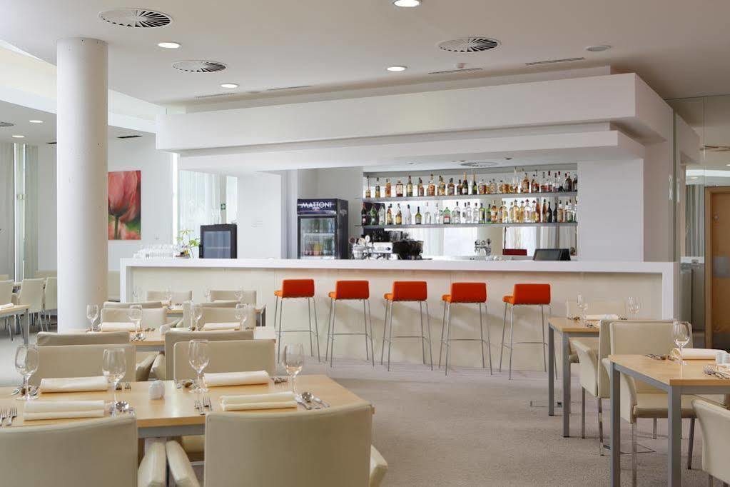 Orea Hotel Atrium Otrokovice Eksteriør billede