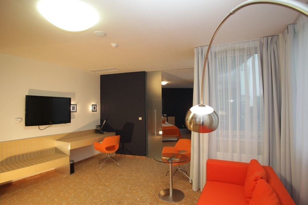 Orea Hotel Atrium Otrokovice Eksteriør billede